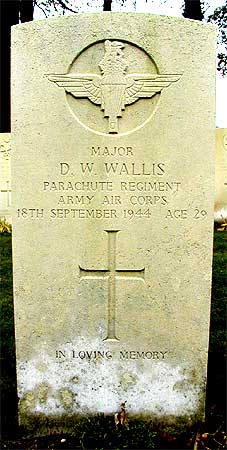 David W. Wallis - Headstone 1